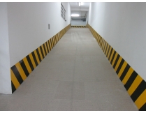 Sơn vàng đen bó vỉa ram dốc